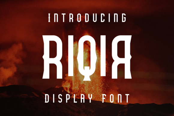 Riqir: A Display Font That Cuts Through the Feed
